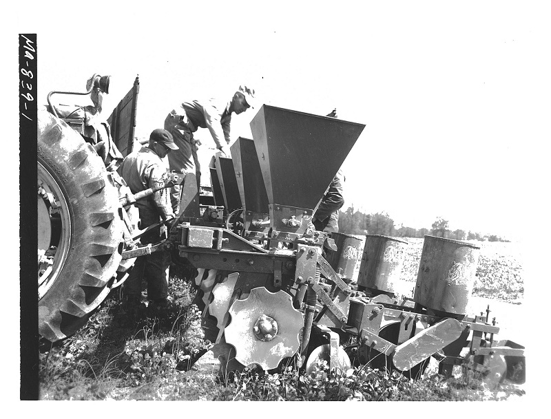 Side view of the Lister Planter